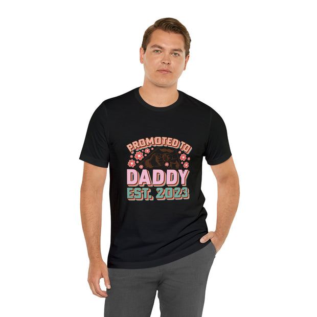 Promoted to Daddy, Est. 2023 Mens T-shirt! Pregnancy announcement, Baby daddy T-shirt